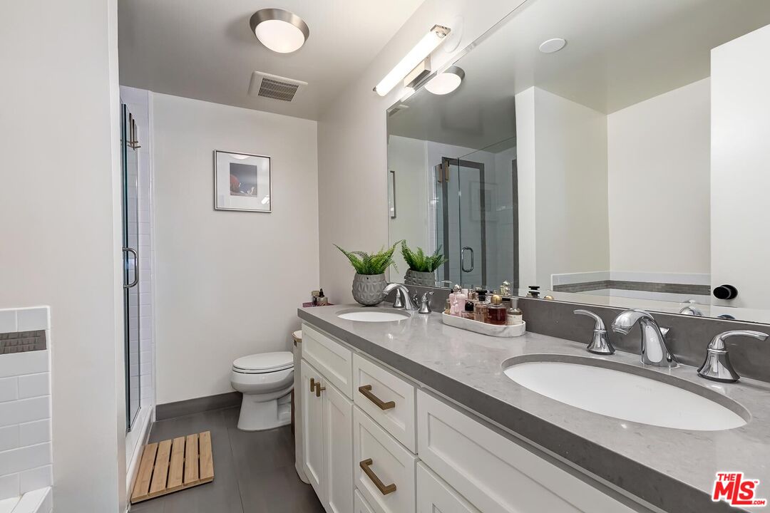 1115 S Elm Dr Unit: 411