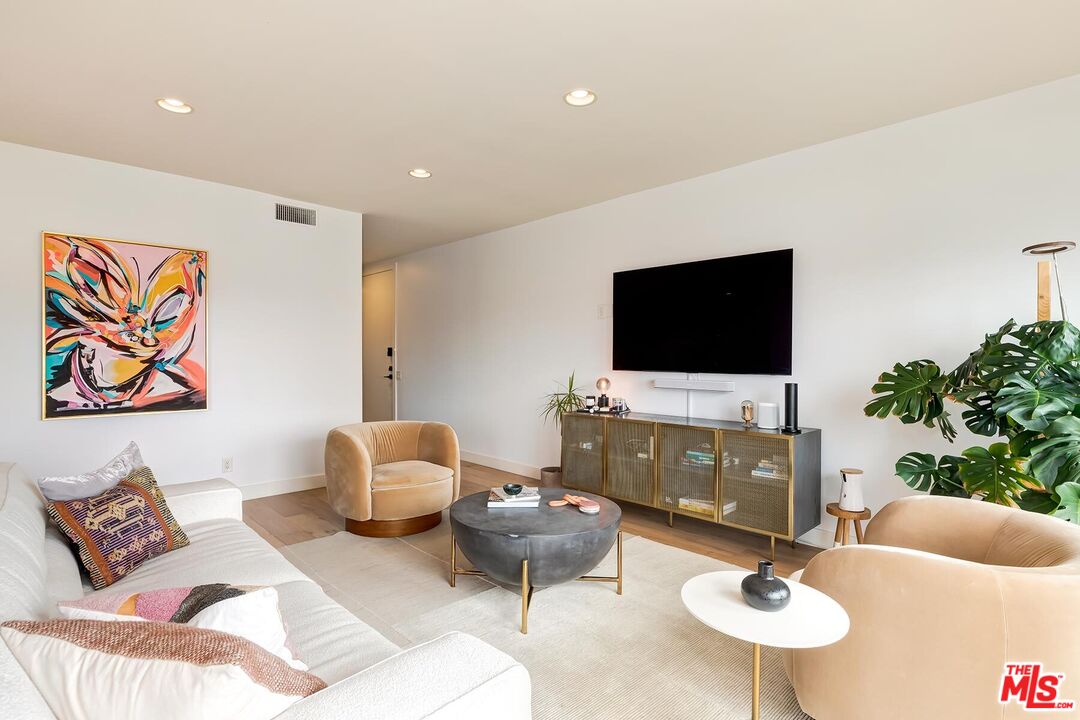 1115 S Elm Dr Unit: 411