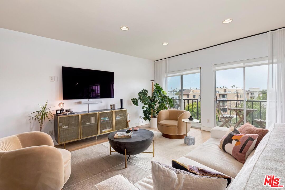 1115 S Elm Dr Unit: 411