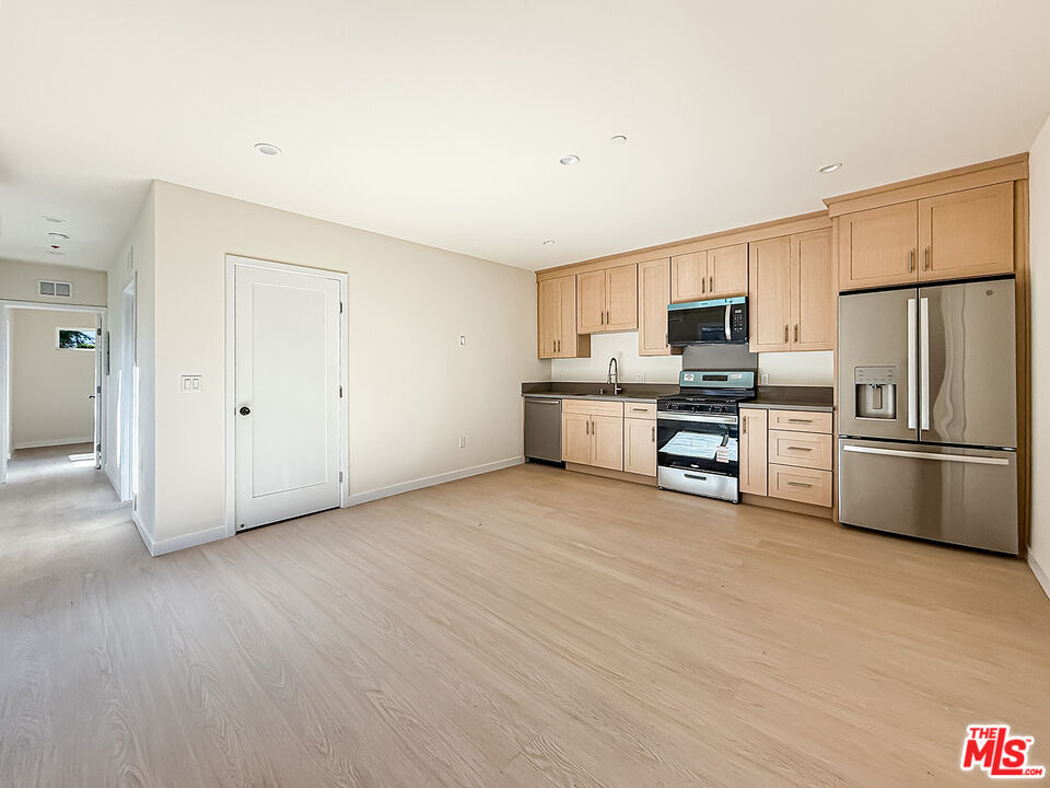 2619 Veteran Ave.