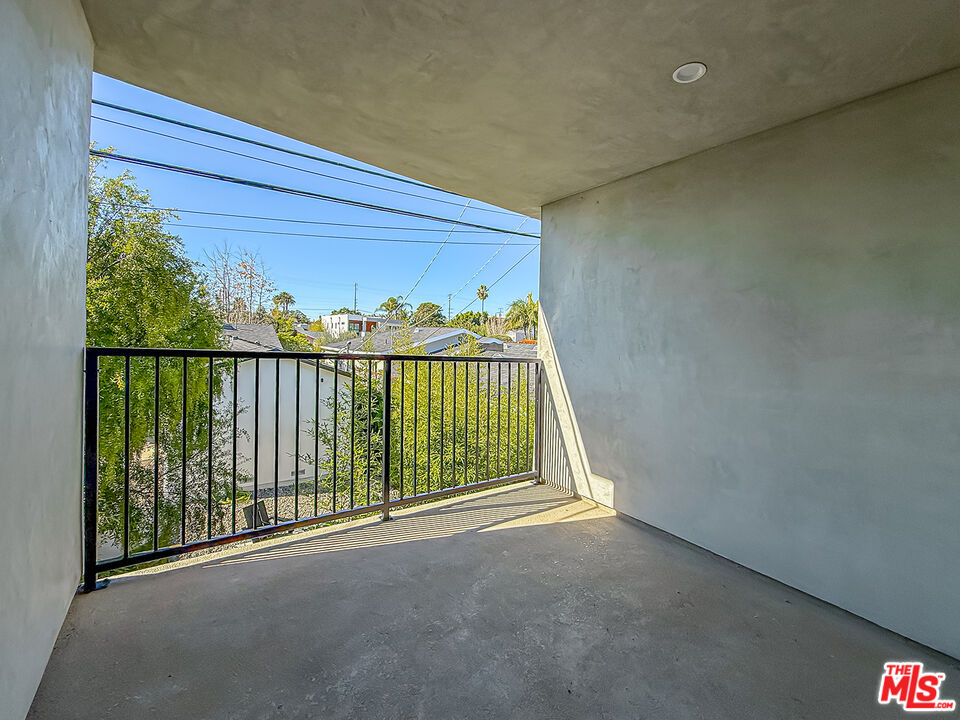 2617 Veteran Ave.