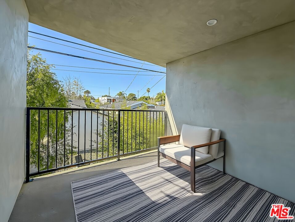 2617 Veteran Ave.