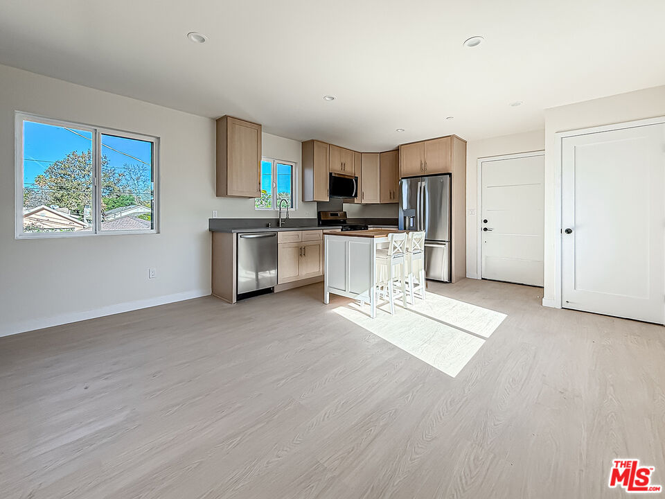 2617 Veteran Ave.