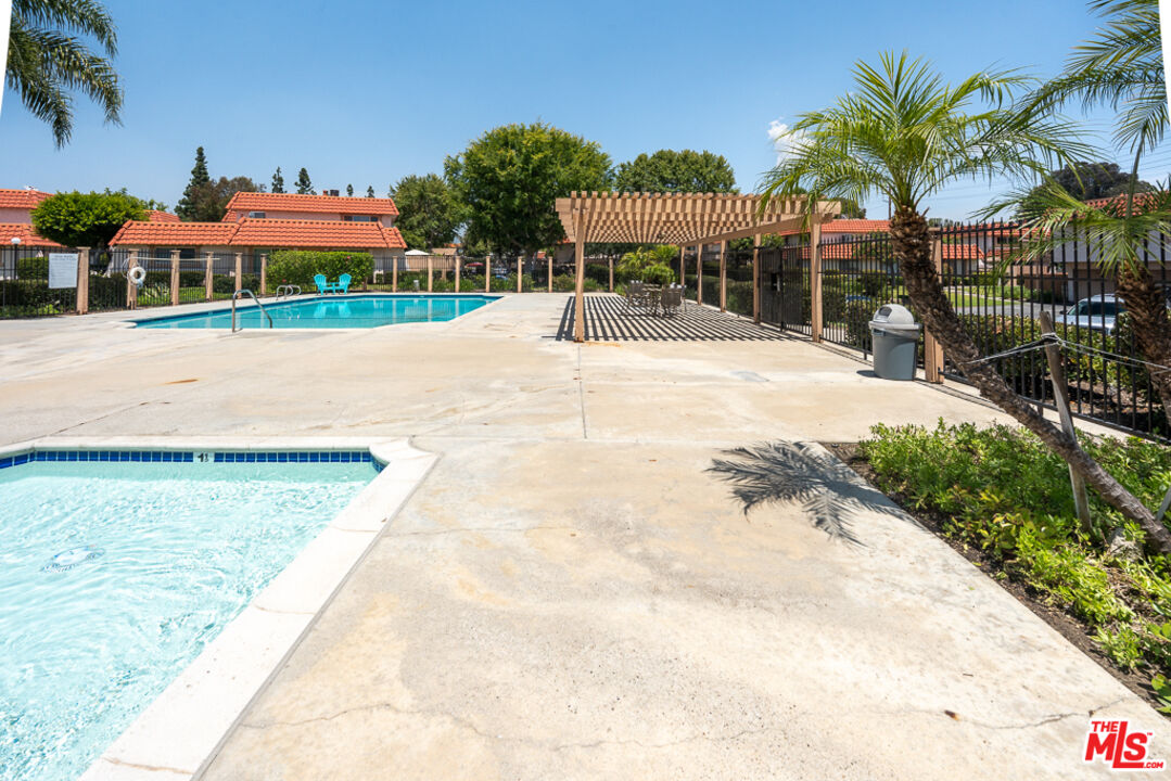 22828 Mesa Way Unit: 4