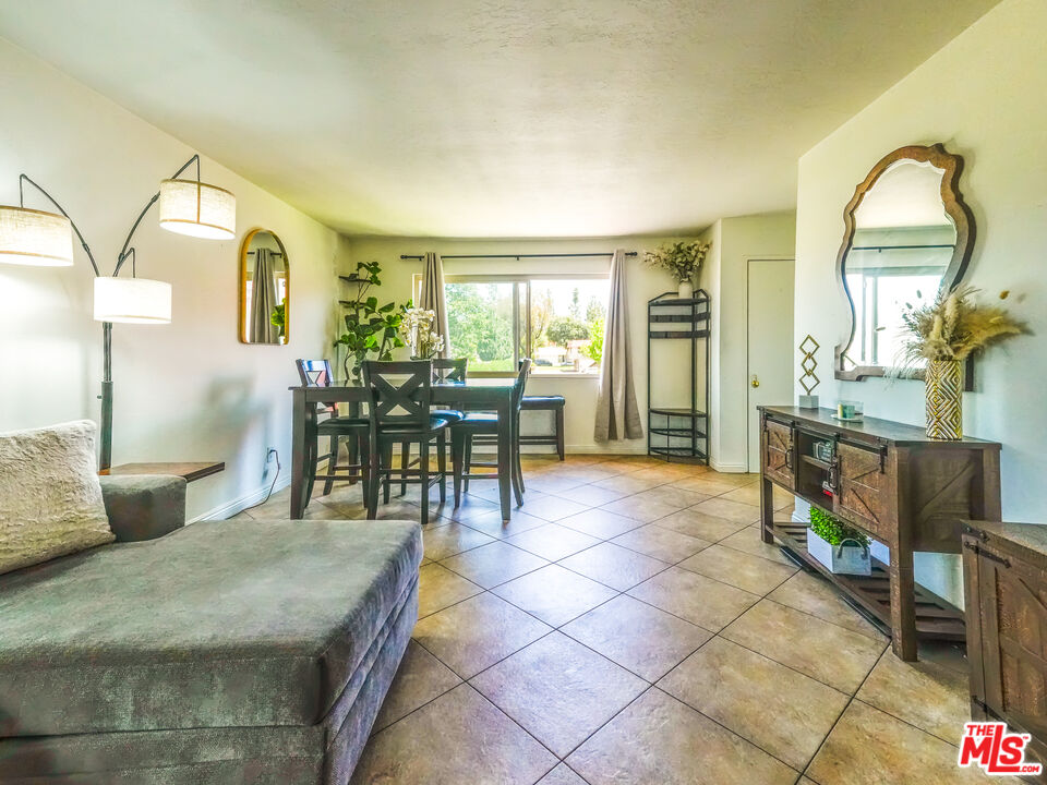 22828 Mesa Way Unit: 4