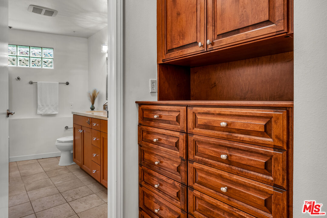 10664 Wilkins Ave Unit: 202