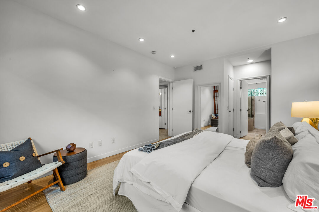 10664 Wilkins Ave Unit: 202