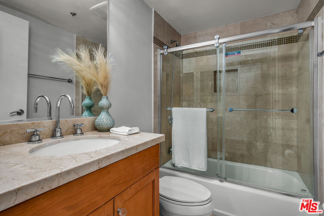 10664 Wilkins Ave Unit: 202