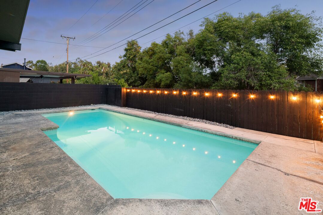950 Whitebook Dr