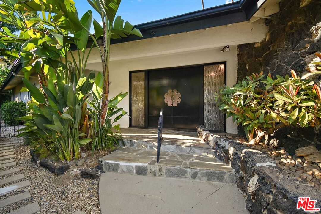15451 Longbow Dr