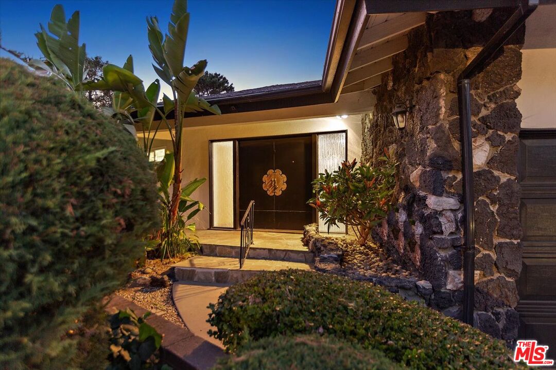 15451 Longbow Dr