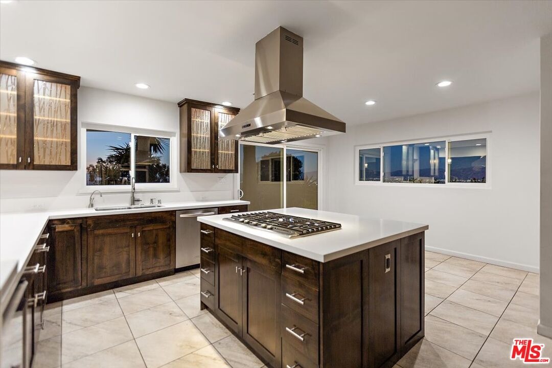 15451 Longbow Dr