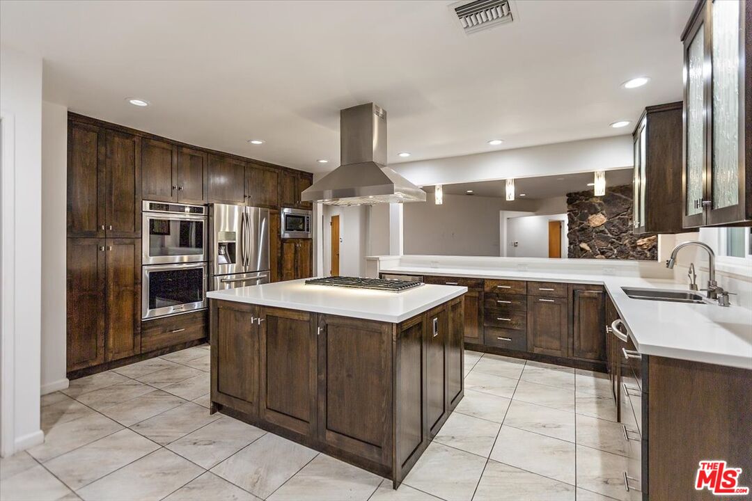 15451 Longbow Dr
