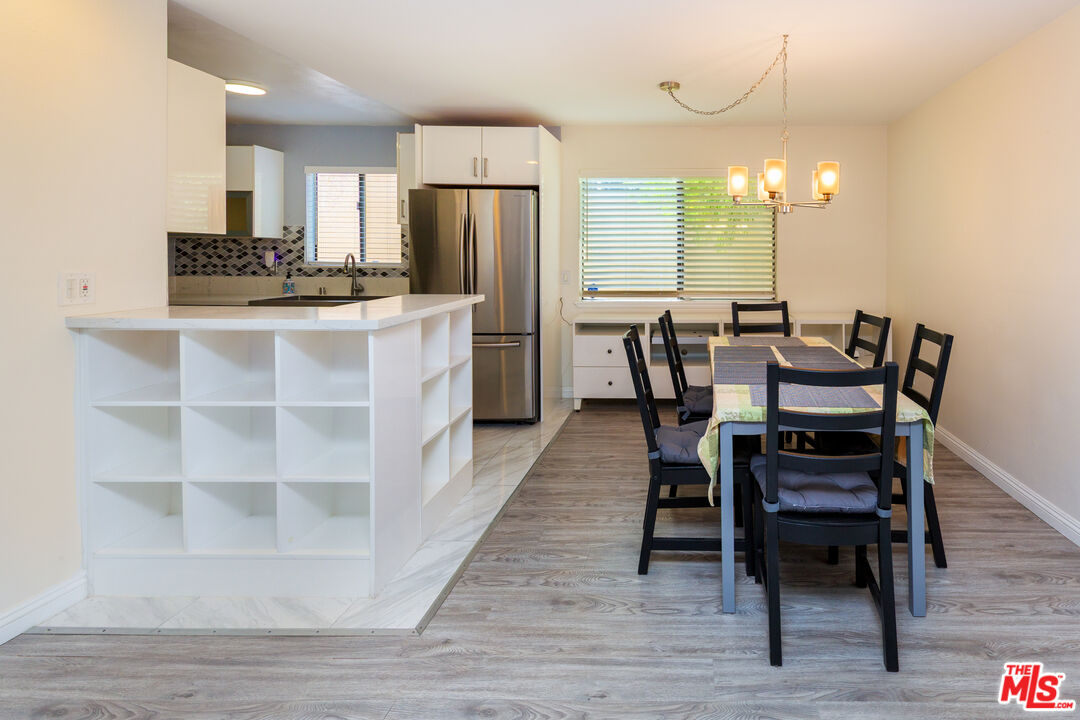 5848 Hazeltine Ave Unit: 10