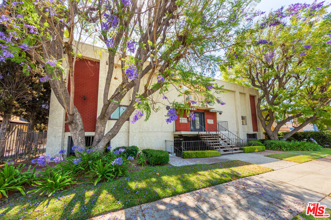 5848 Hazeltine Ave Unit: 10