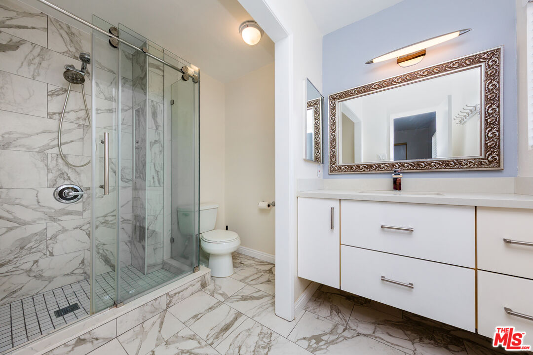 5848 Hazeltine Ave Unit: 10