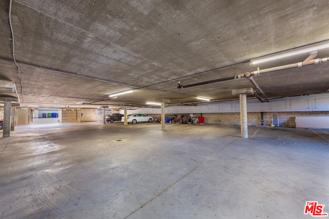 5848 Hazeltine Ave Unit: 10