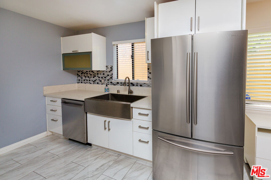 5848 Hazeltine Ave Unit: 10