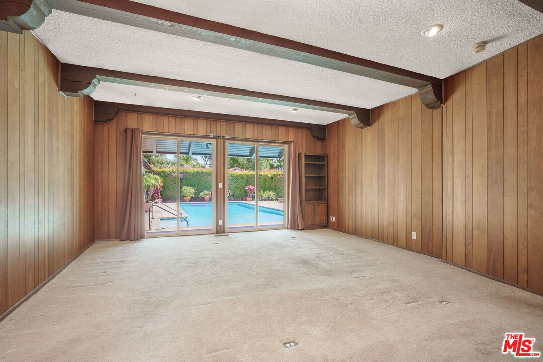 1418 Warner Ave