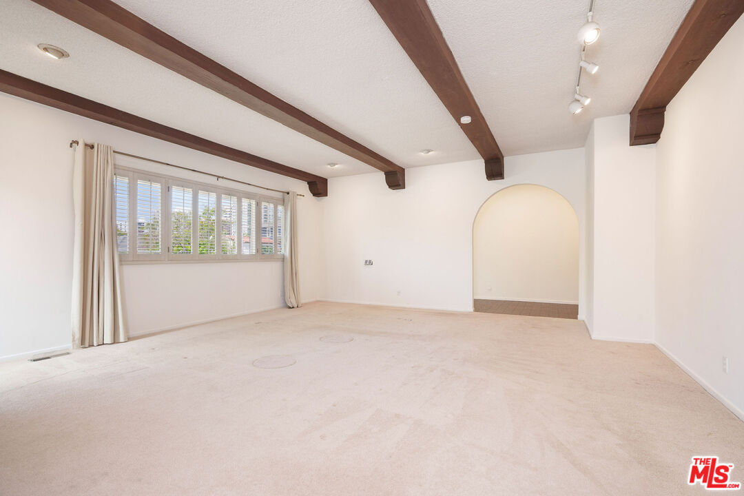 1418 Warner Ave