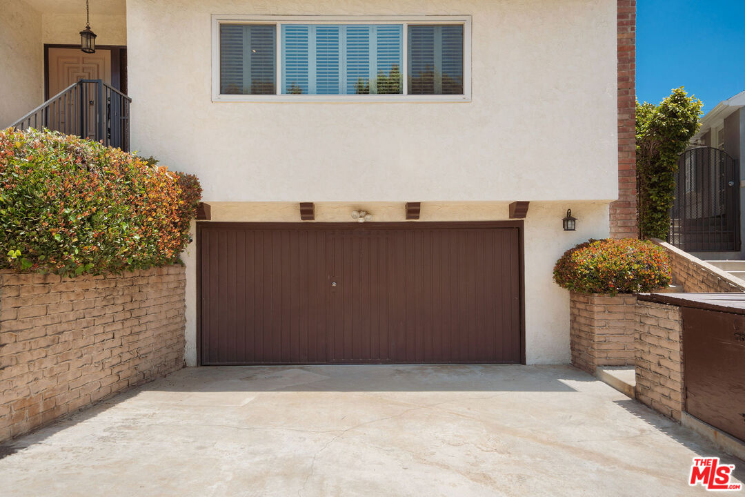 1418 Warner Ave