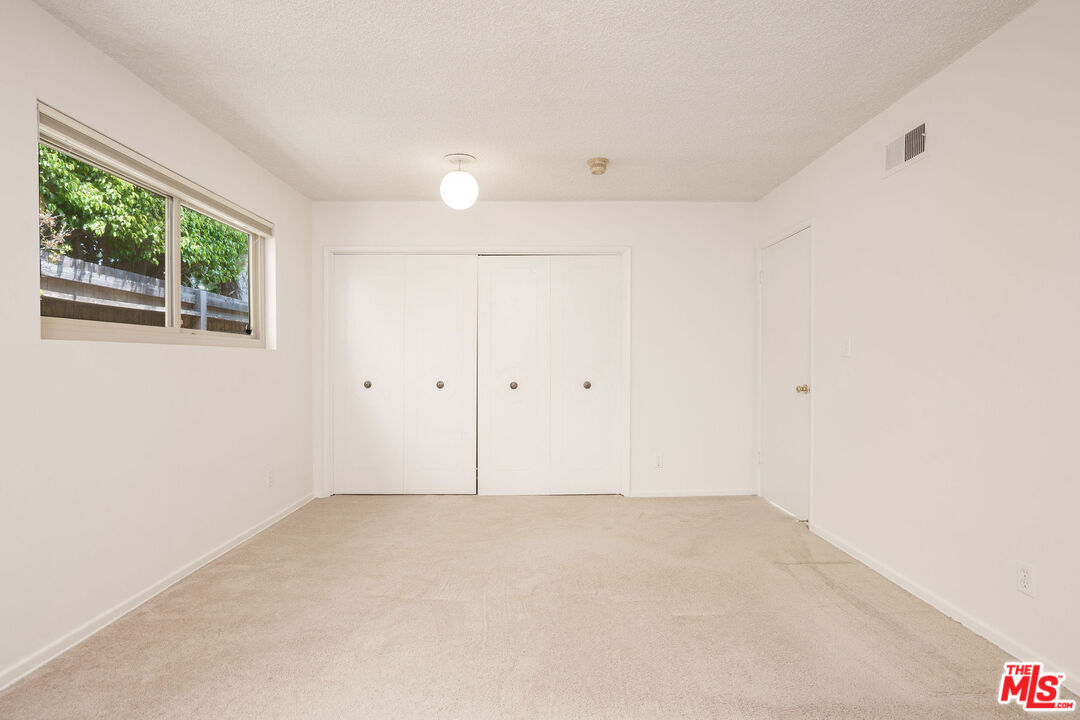 1418 Warner Ave