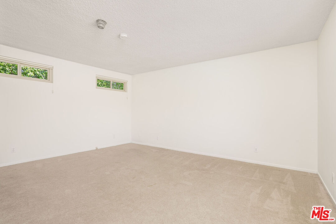1418 Warner Ave