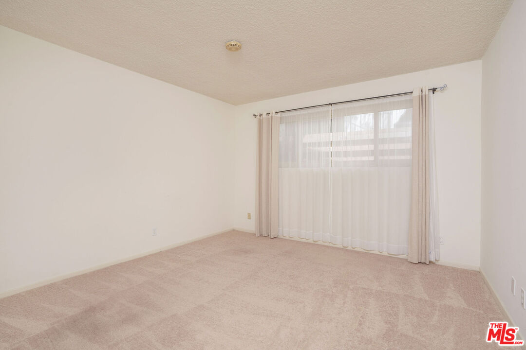 1418 Warner Ave