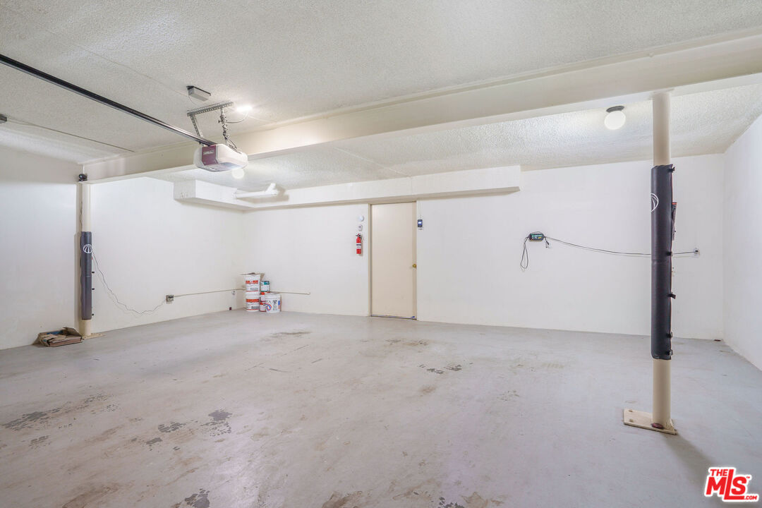 1418 Warner Ave