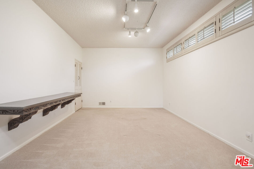 1418 Warner Ave