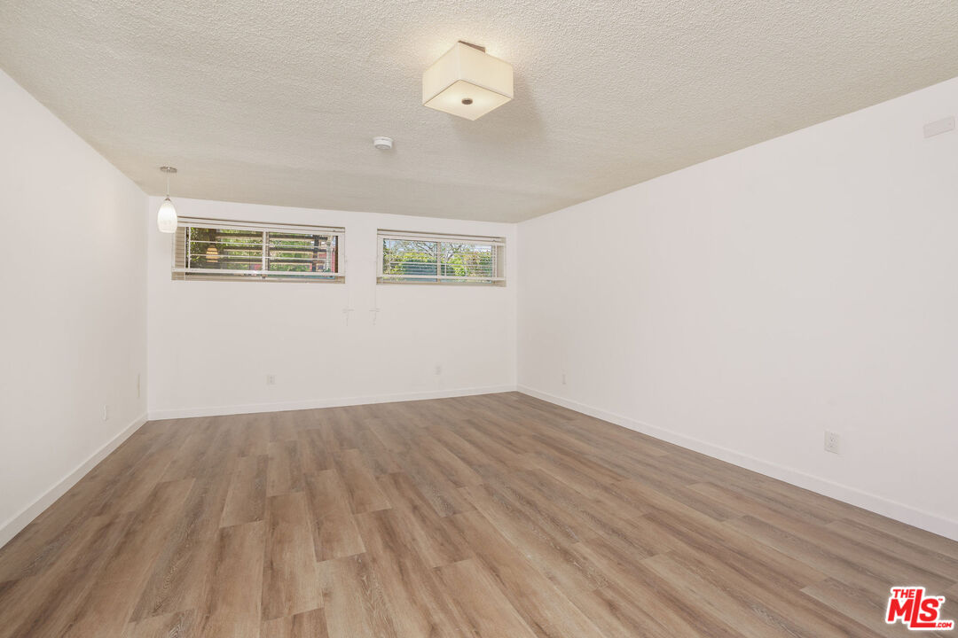 1418 Warner Ave
