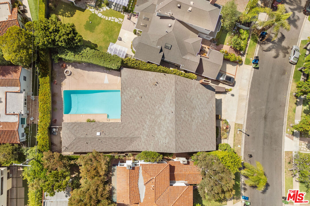 1418 Warner Ave