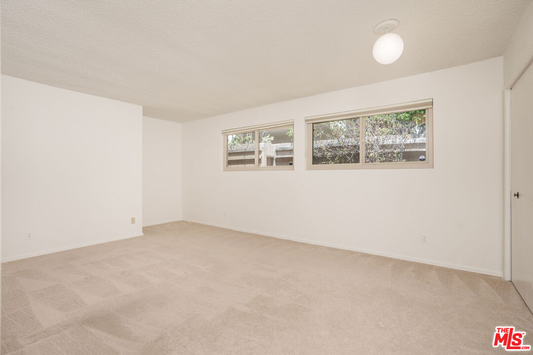 1418 Warner Ave