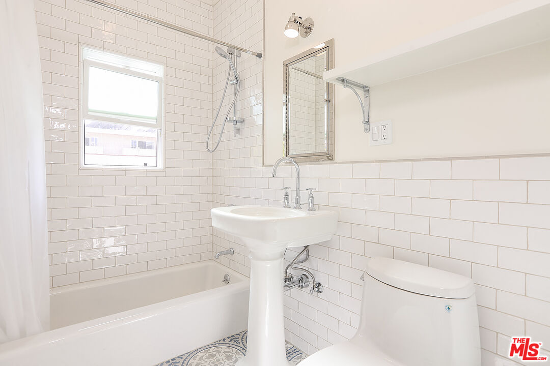 1020 10TH ST Unit: A