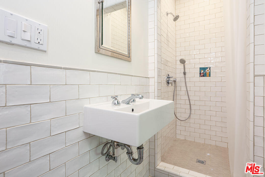 1020 10TH ST Unit: A