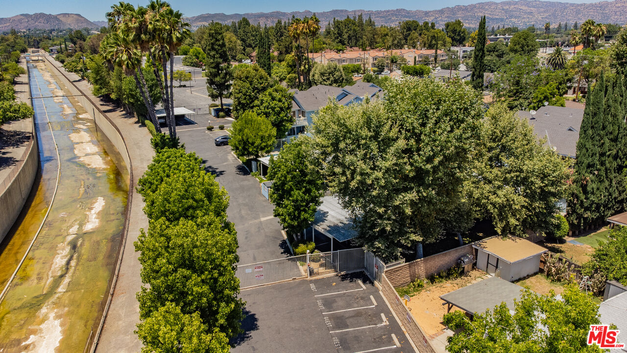 7025 Glade Ave Unit: 24