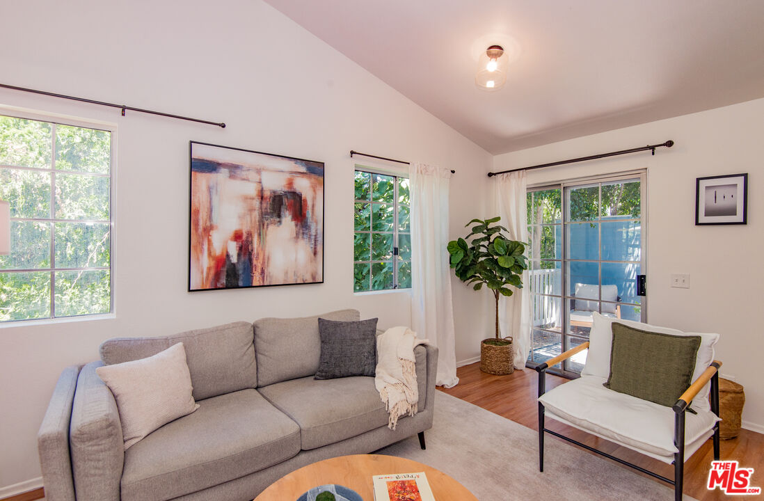 7025 Glade Ave Unit: 24