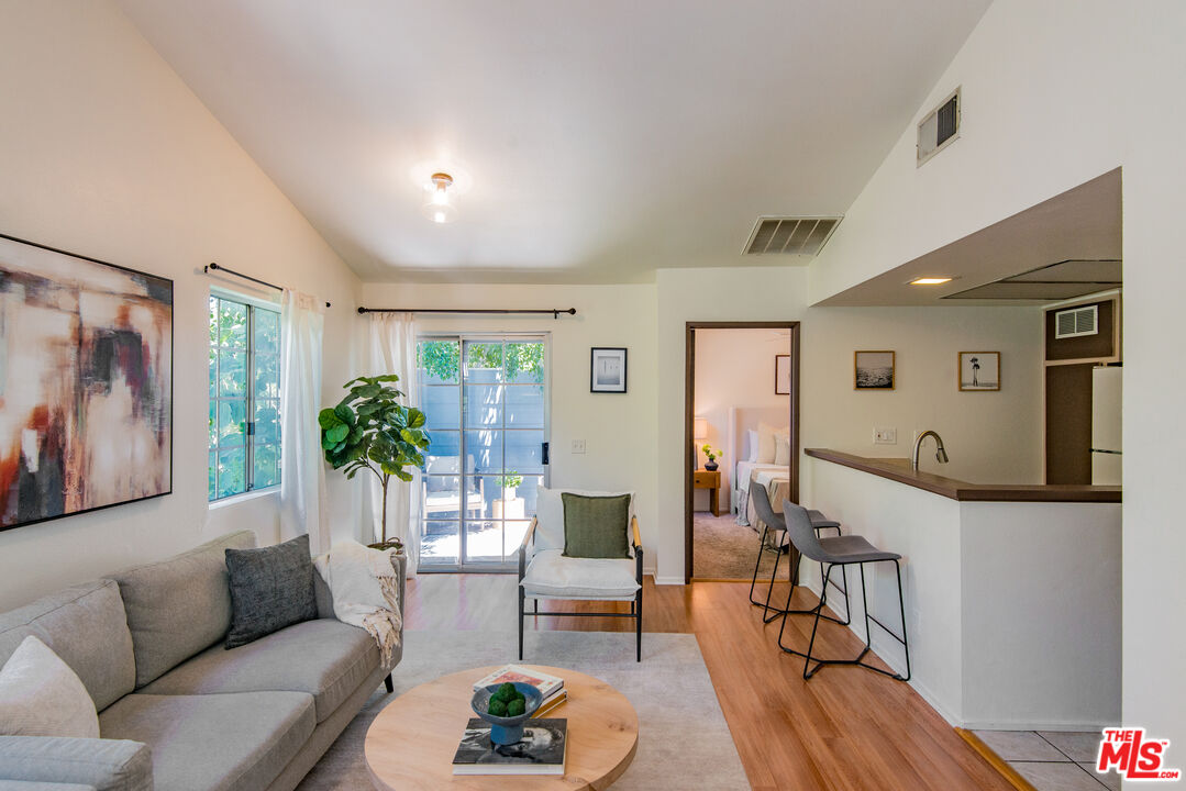 7025 Glade Ave Unit: 24