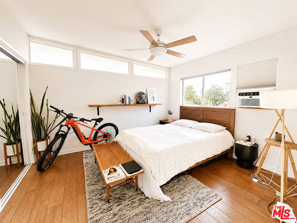 1043 12th St Unit: 6