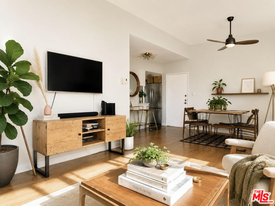 1043 12th St Unit: 6