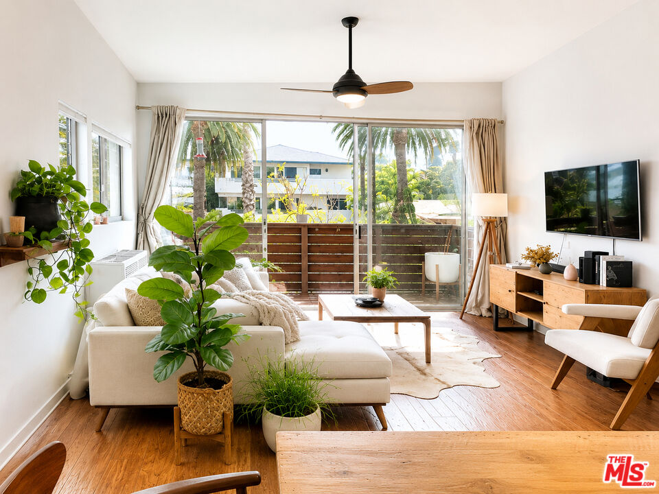 1043 12th St Unit: 6