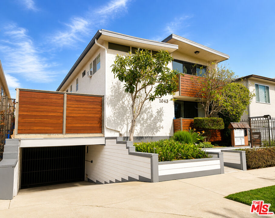1043 12th St Unit: 6