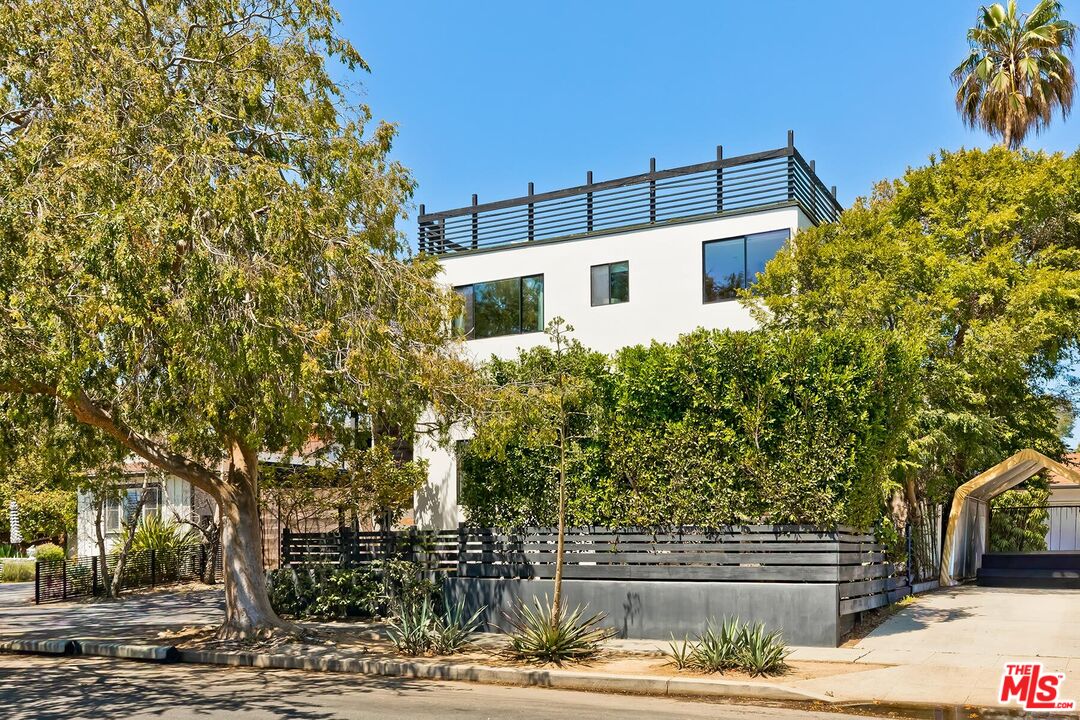 3256 Cabrillo Blvd