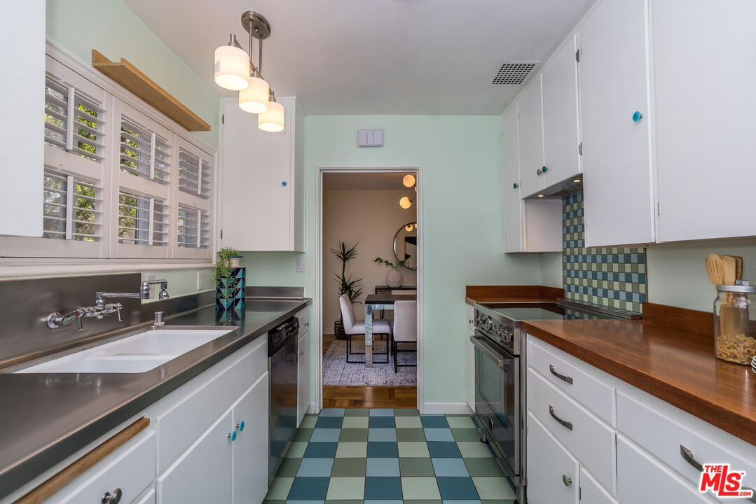 5383 Village Grn