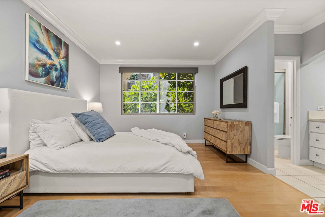 1375 Kelton Ave Unit: 206
