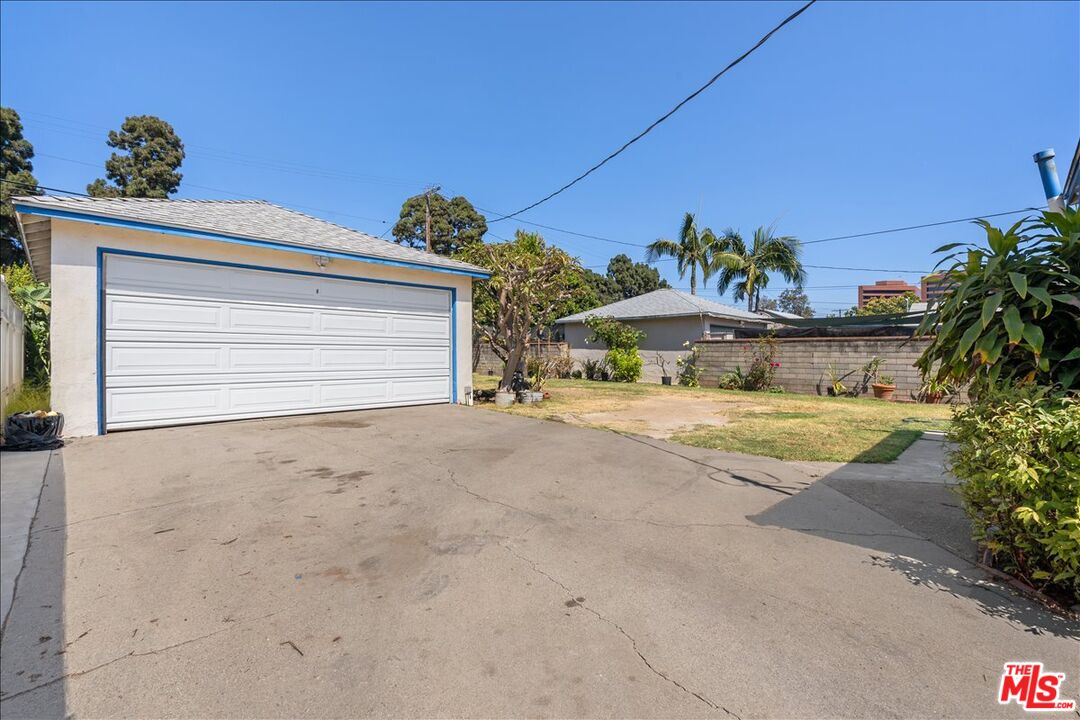 1908 Armacost Ave