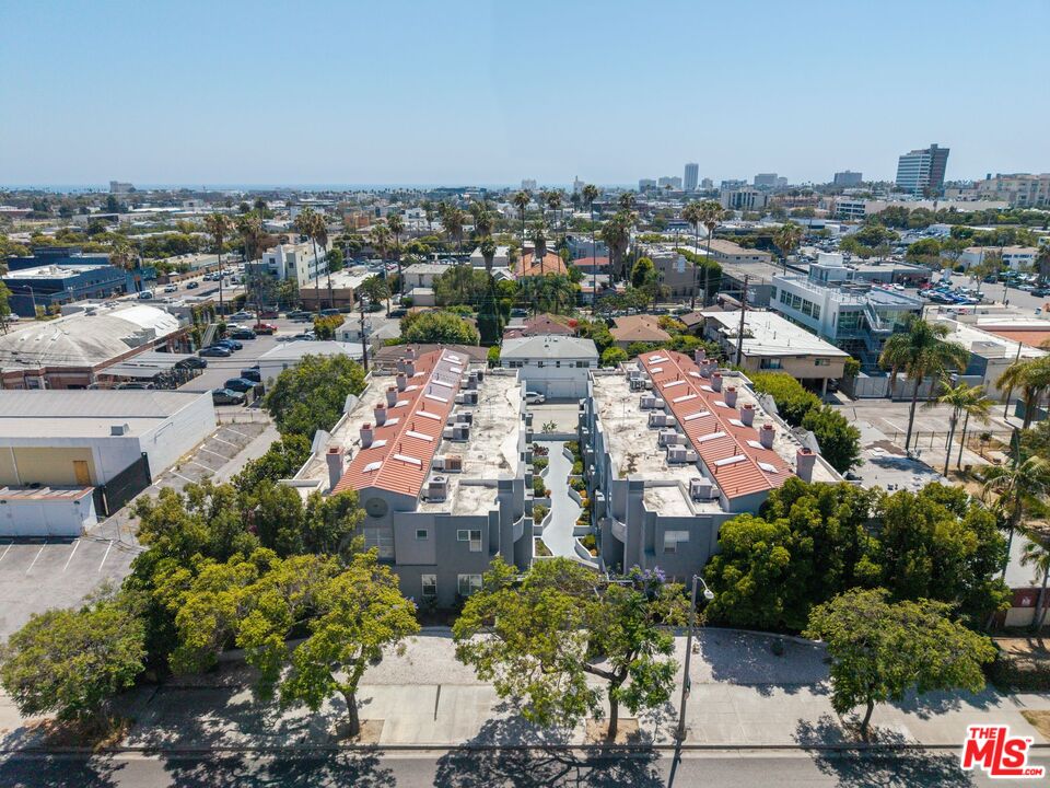 1436 20th St Unit: 8