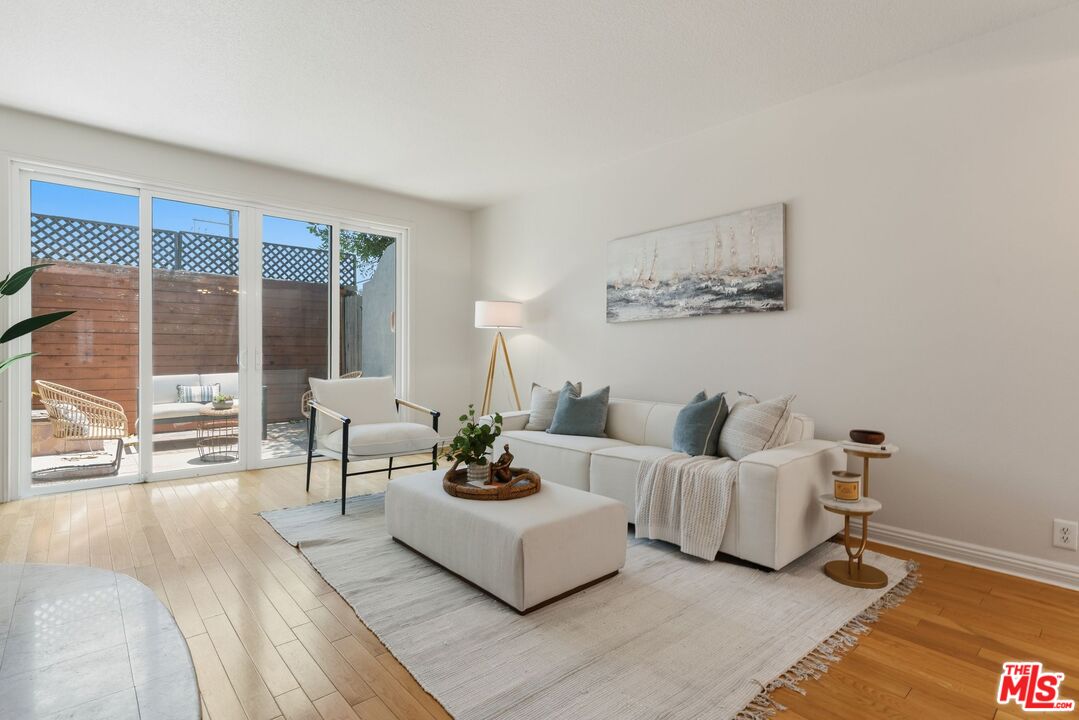 1436 20th St Unit: 8