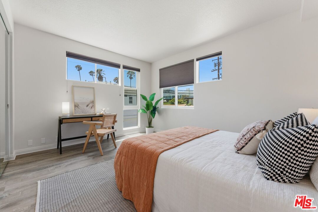 1436 20th St Unit: 8