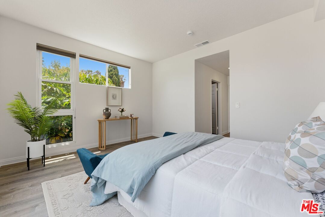 1436 20th St Unit: 8